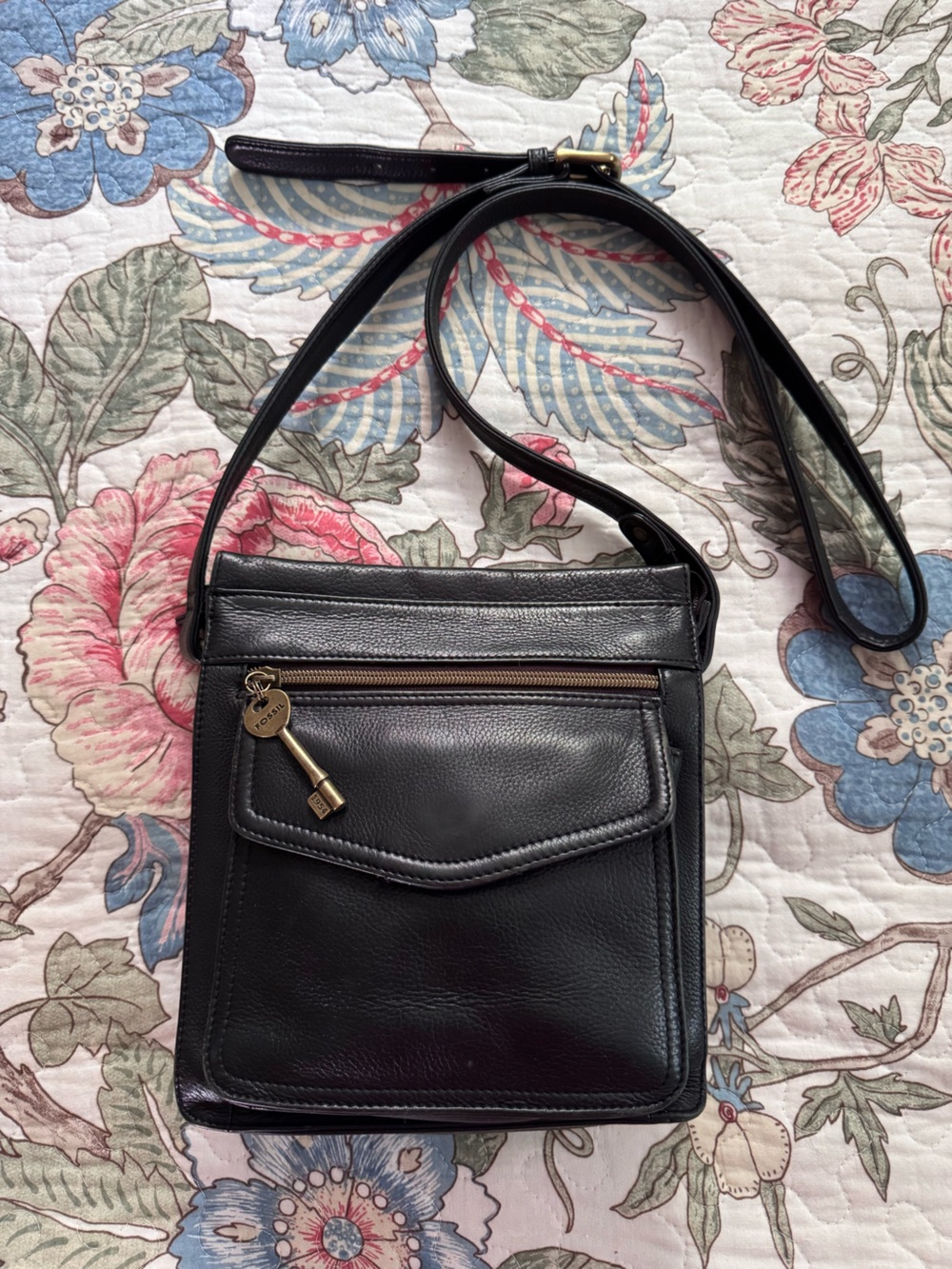 Vintage Fossil 1954 Black Leather Crossbody 75052